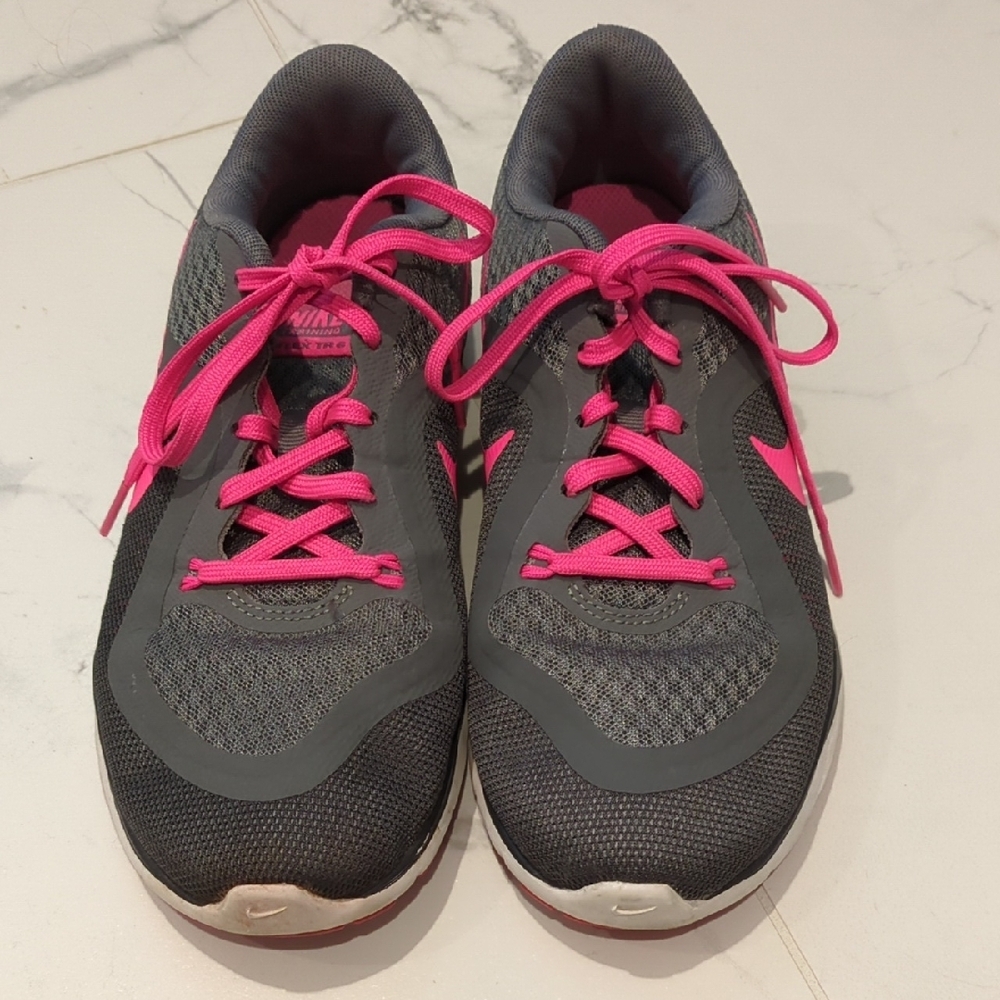 Nike Gray and Pink Athletic Shoes with Breathable Mesh and Vibrant Laces